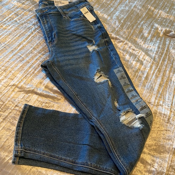 Old Navy Mid Rise Rockstar Super Skinny Jeans - Picture 2 of 7